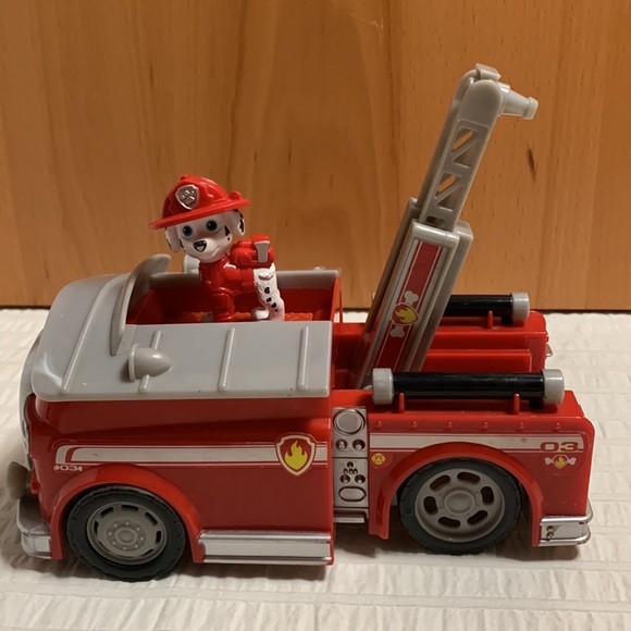 Paw Patrol On-A-Roll Marshall Transforming Firetruck w/Siren - SpinMaster - Picture 6 of 14